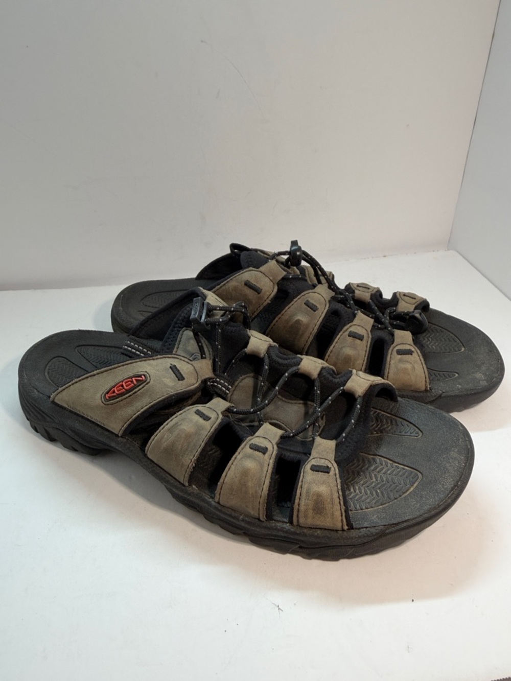 Keen Men's Tan and Black Strappy Slide Sandals